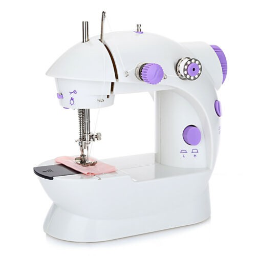 ภาพหน้าปกสินค้าเครื่องจักรเย็บผ้าขนาดเล็ก พกพาสะดวก รุ่น Mini Sewing Machine (สีม่วง)- จากร้าน lctcomputer2017 บน Shopee