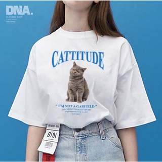 เสื้อยืดคอกลมดีเทลลายแมว CATTITUDE