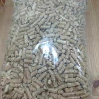 ภาพขนาดย่อของภาพหน้าปกสินค้าMayl ขี้เลื่อยอัดเม็ด ขนาด 3 kg. จากร้าน kesarat บน Shopee