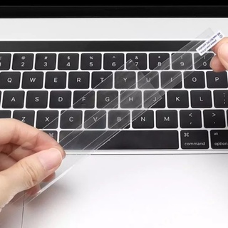 ภาพขนาดย่อของภาพหน้าปกสินค้าพร้อมส่ง ฟิล์มกันรอยทัชบาร์ Film TouchBar MacBook 13 15 16 M1 M2 2016-2022 Protector Film กันรอยขีดข่วน แมคบุ๊ค จากร้าน cyberbatt บน Shopee ภาพที่ 1