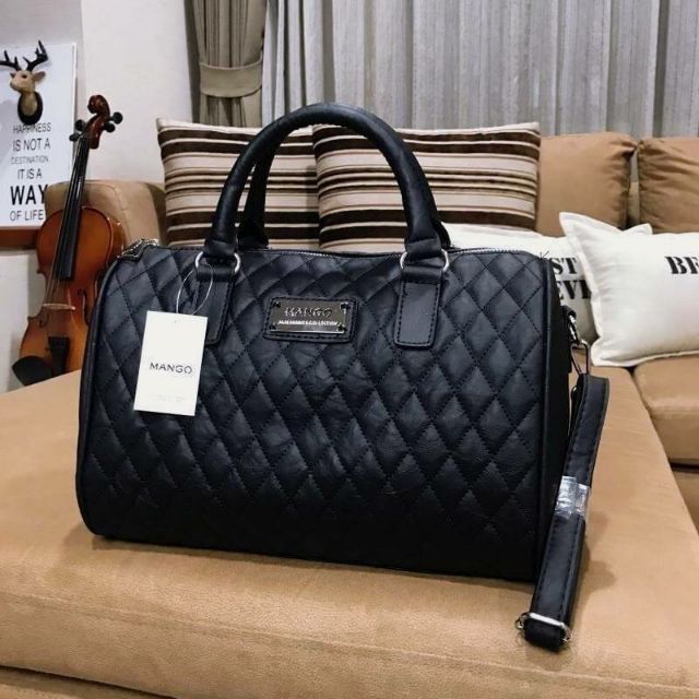 พร้อมส่ง-กระเป๋า-mango-quilted-bowling-bag-ราคานาทีทอง