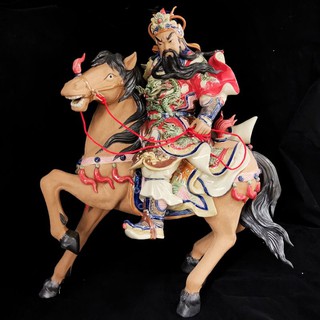 กวนอูขี่ม้าพยศ งานรูปปั้นเซรามิคเจี๊ยอวง เทพเจ้ากวนกงทรงม้าถือง้าวปางขี่ม้าออกศึก เสริมดวงการงานเอาชนะคู่ 骑马关公
