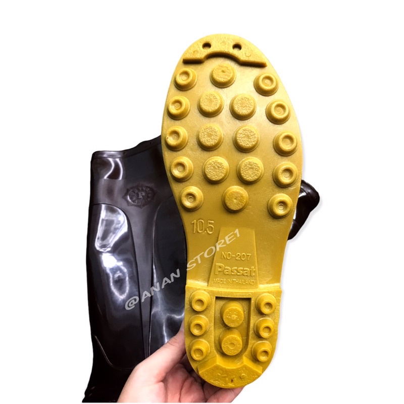 รองเท้าบูทยาว-ตราพัสสาท-สีน้ำตาล-พื้นหนาสีเหลือง