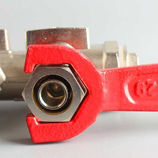 ภาพขนาดย่อของภาพหน้าปกสินค้าอุปกรณ์ถอดสายน้ำเร็ว (Wrench For Quick Fitting) จากร้าน tuum5677 บน Shopee ภาพที่ 1