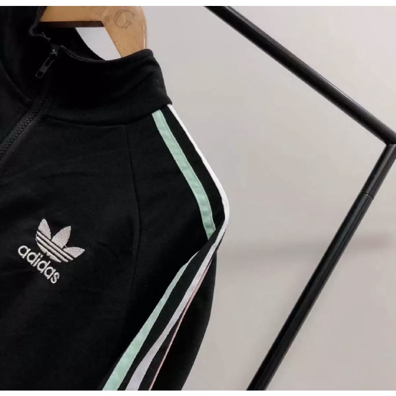 ภาพสินค้าAdidas เสื้อคลุมแขนยาว สไตล์เกาหลี กันแดด กันลม แต่งแถบด้านข้าง Coat จากร้าน annly.shop บน Shopee ภาพที่ 5