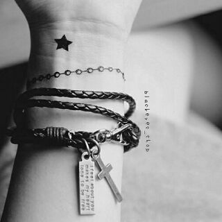 Black braceletหนังสีดำ