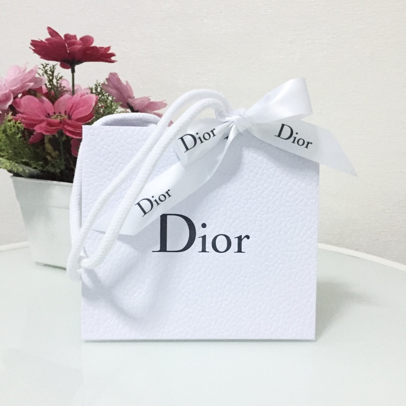 แท้-ถุงกระดาษ-dior-สีขาว-ถุงดิออร์-ของใหม่-ไม่ยับ-สะอาดทุกใบค่ะ