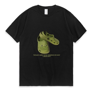 T-shirt  รองเท้าแตะ Crocs Want Are You Doing In My Shrek แฟชั่นฤดูร้อน สําหรับผู้ชาย และผู้หญิงS-5XL