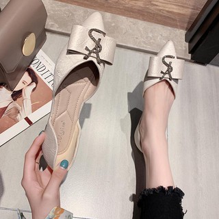 ภาพหน้าปกสินค้า2021 ใหม่รองเท้าส้นแบนปลายแหลมเกาหลีฤดูร้อนผู้หญิงรองเท้าแบนรองเท้าเดียว ที่เกี่ยวข้อง