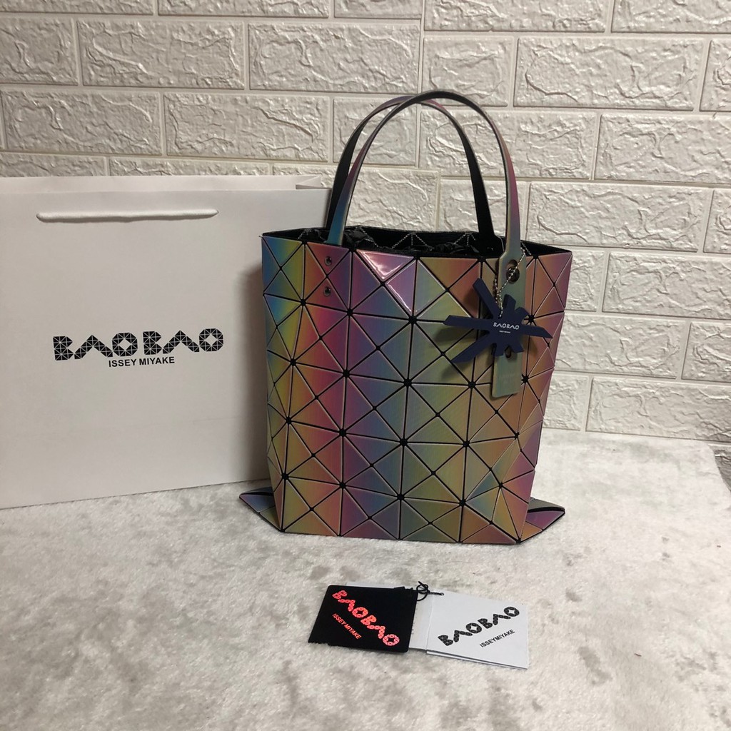 baobao-issey-miyake-rainbow-series-6x6-กระเป๋าถือ-กระเป๋าสะพาย-กระเป๋าช้อปปิ้ง