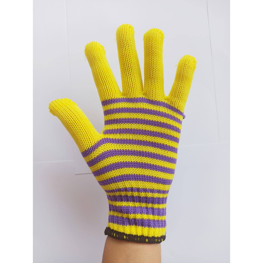 ภาพหน้าปกสินค้าถุงมือ ถุงมือผ้าสีสด แพ็ค 6 คู่และ12คู่ ถุงมือช่าง ถุงมือการเกษตร ถุงมือผ้าเอนกประสงค์ จากร้าน chotanan773 บน Shopee