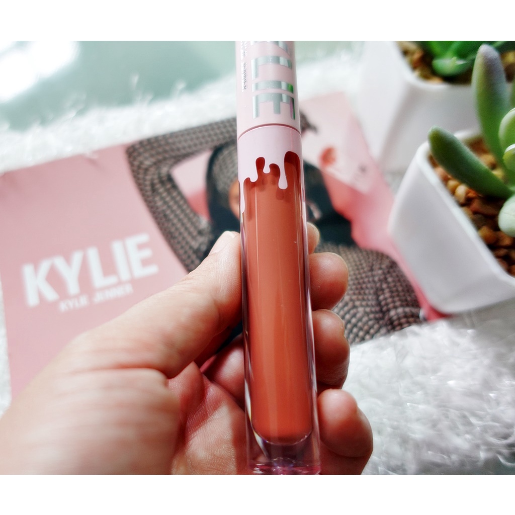 แพ็คเก็จใหม่-new-package-kylie-matte-liquid-lipstick-autumn