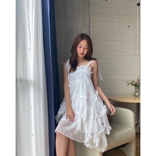 chuuchop_พร้อมส่ง(C7859)✨🌷🥣Fluffy white dress ชุดเดรสยาวสีขาว แต่งชายระบาย ผูกไหล่