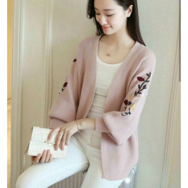 1-5-1-เสื้อคลุมไหมพรม-แขนยาว-ทรงแขนพองๆ-ปักลายดอกไม้สวยเก๋
