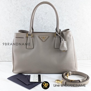 กระเป๋ามือสองของแท้U​SED PR ADA Saffiano​ Lux BN1874 33 เทา ​‼️ก่อนกดสั่งรบกวนทักมาเช็คสต๊อกก่อนนะค่ะ ​‼️