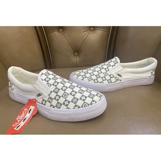 ภาพขนาดย่อของภาพหน้าปกสินค้ารองเท้า Vans Slip On แวนส์ แบบสวม รองเท้าผ้าใบผู้หญิง ผู้ชาย size 36-45 จากร้าน ashopshoes บน Shopee