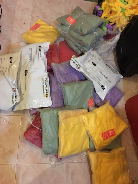 ภาพหน้าปกสินค้าเสื้อกันหนาวเทเลทับบี้ ครบทุกสีพร้อมส่งในไทย จากร้าน sodanamwan บน Shopee