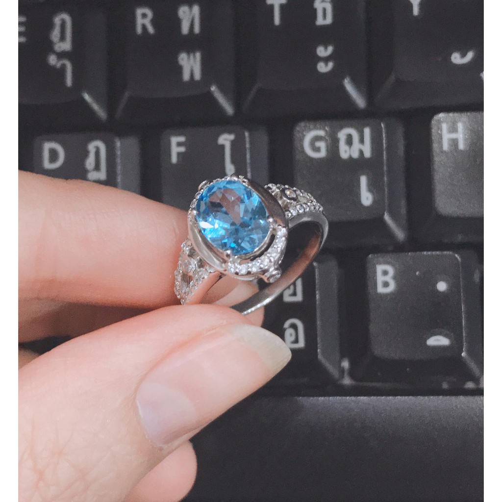 แหวนเงิน-92-5-ฝังพลอยโทแพซสีฟ้าอ่อน-swiss-blue-topaz-รุ่น-gr2390
