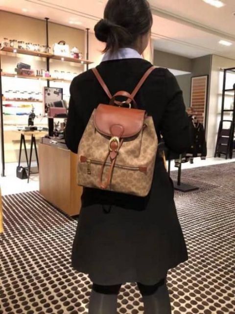 【関税込★】  Evie Signature Backpack リュック Coach Evie Backpack เป้ Coach Evie Backpack In Signature