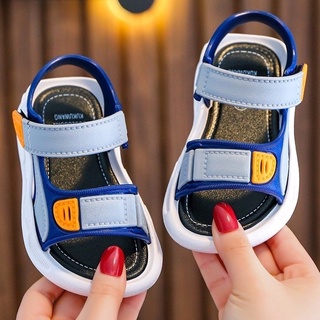 ภาพหน้าปกสินค้า💖ส่งจากกรุงเทพ💖 รองเท้าเเตะรัดส้นเด็ก 2022ใหม่ กันลื่นพื้นนิ่ม ใส่ได้ทั้งชายหญิง ซึ่งคุณอาจชอบสินค้านี้