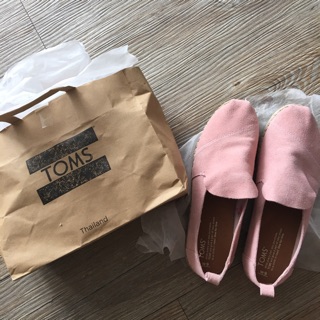 รองเท้า TOMS