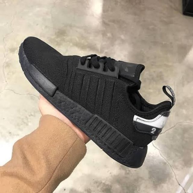 adidas gazelle silver green womens Adidas NMD R1 Triple Black (FV9015) – Prime main image 1
