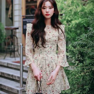 Fashion_keashop#NEWFIOPมินิเดรสสีครีมสวยหวานนน ตามแบรนด์milkcocoa korea