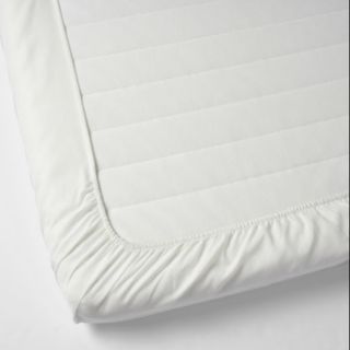 ภาพหน้าปกสินค้าIKEA taggvallmo สีขาว พร้อมส่ง ผ้าปูที่นอน รัดมุม 3 ฟุตสำหรับเตียงหนาไม่เกิน 16 cm ที่เกี่ยวข้อง