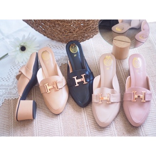 ภาพขนาดย่อของสินค้าพร้อมส่ง Sz.36-42 (รองเท้าส้นสูงแต่งอะไหล่Hแบบเปิดส้น)ทรงสวยใส่สบายค่ะ