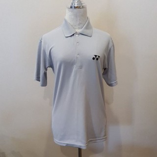 เสื้อกีฬา Yonex (โยเน็กซ์) สีเทา โลโก้ปัก ด้านหลังสกรีนลาย Staff