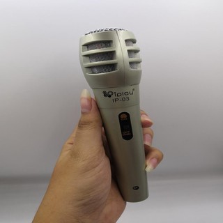 ไมค์โครโฟน พร้อมสาย PROFESSIONAL DYNAMIC MICROPHONE  IPLAY  รุ่น IP-03 สายยาว2 เมตร มีสวิทปิด เปิดในตัว ให้เสียงสมจริง