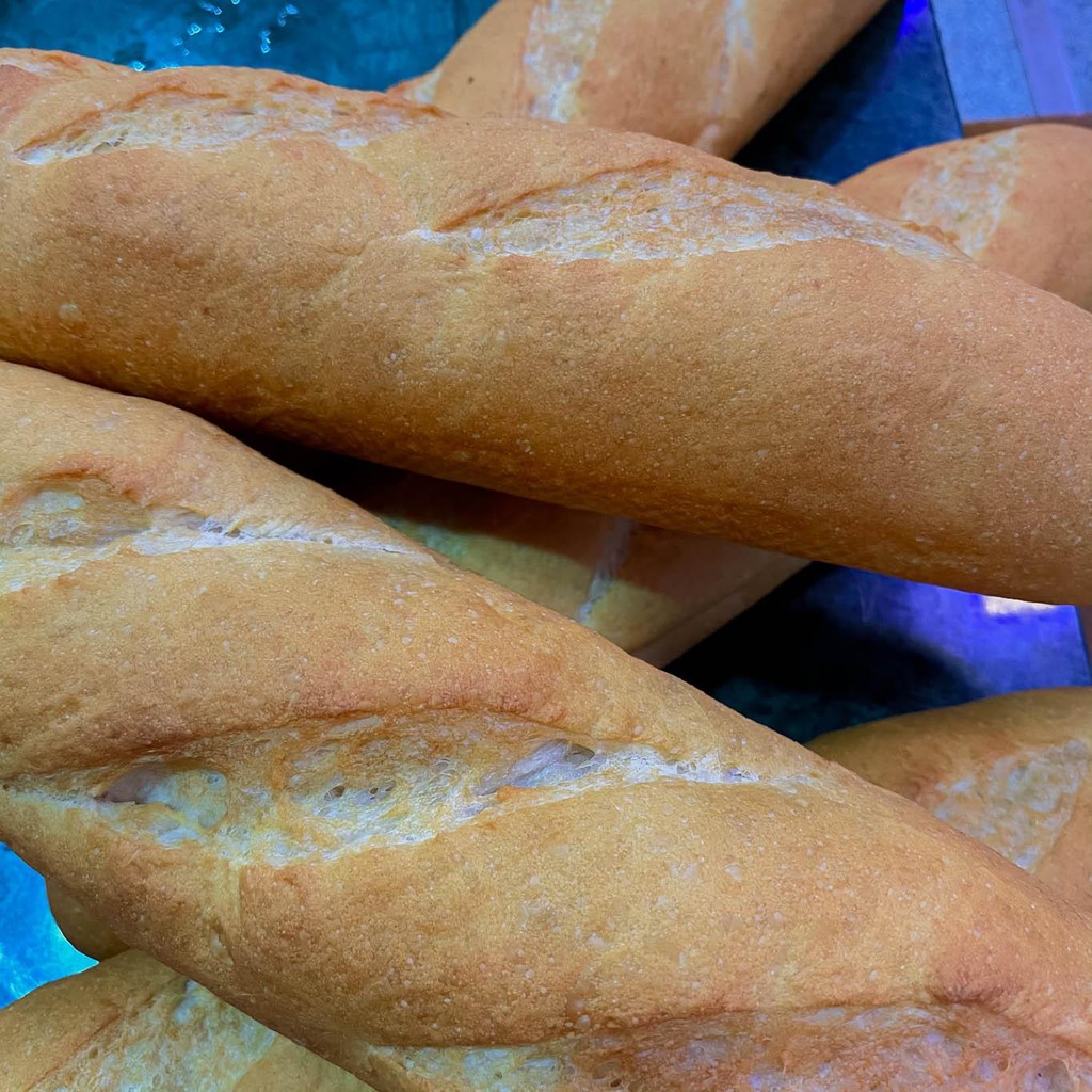 ขนมปังฝรั่งเศส-บาแกตต์-ขนมปังเปล่า-เก็บเงินปลายทาง-กรอบนุ่มเหนียว-กรอบนอกนุ่มใน-ปาเต้แซ๊บ-แม่ถ้วน-หนองคาย