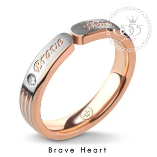 555jewelry แหวนสแตนเลสสตีล ดีไซน์เรียบเก๋ ประดับ CZ สลัก Brave Heart มี 3 สีให้เลือก รุ่น MNR-162G (RB42)