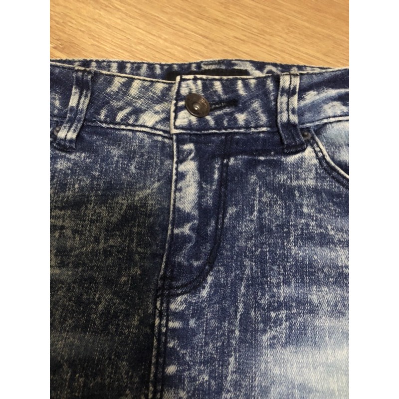 กระโปรงยีนส์สั้น-ป้าย-frj-jeans-size-เอว28-29-มือ1
