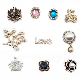 ภาพหน้าปกสินค้า1pcs Fashion Shoe Jewelry Diamond Decoration Accessories for Crors Clogs DIY Shoe Charms Fit Sandals Women Birthday Gifts ซึ่งคุณอาจชอบราคาและรีวิวของสินค้านี้