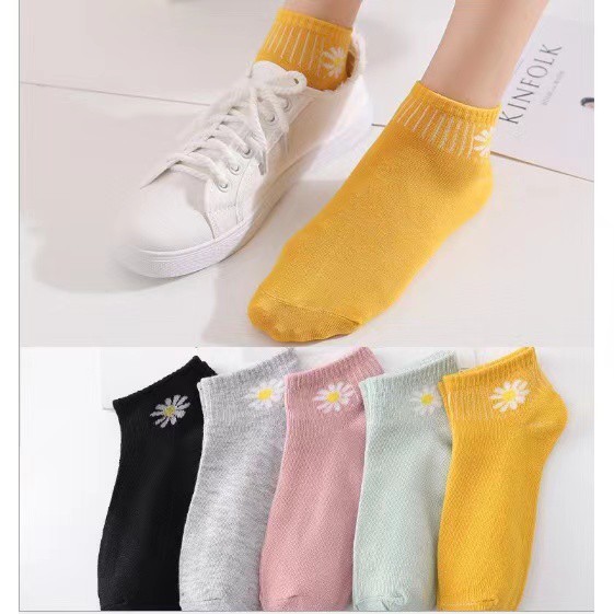 ภาพหน้าปกสินค้าbaby style ถุงเท้าข้อสั้น ถุงเท้า ใส่ได้ทั้งชายหญิง ถุงเท้าผ้าฝ้ายสไตล์เกาหลี ถุงเท้าดอกเบญจมาศ ไลน์ลายการ์ตูน รุ่นZ125 จากร้าน babystyle1 บน Shopee