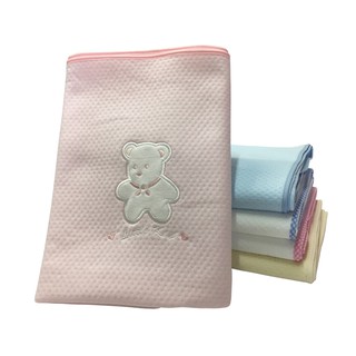 D.S. ผ้าห่มลิตเติ้ลคิด(ผ้ายืดทอลายจุด/ปักลายหมีดีเอส) Little Kid Blanket (Dot Cotton Spandex/Embroider: DS Classic Bear)