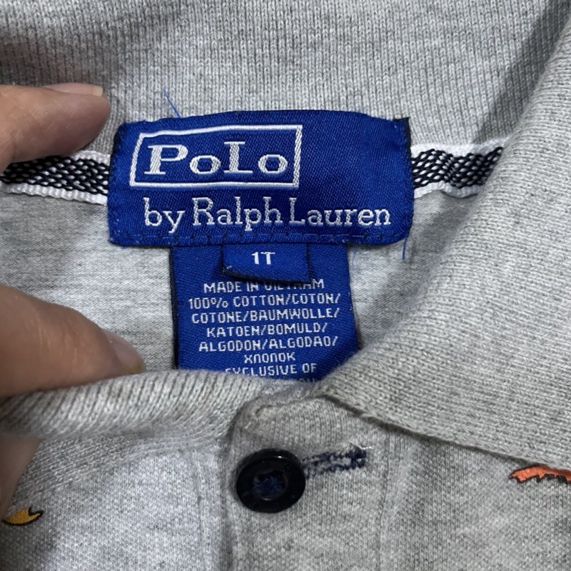 ส่งต่อเสื้อโปโลแบรนด์-ralph-lauren-สภาพดีสีเทา-สกรีนไดโนเสาร์-1t