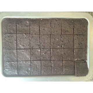 ภาพขนาดย่อของภาพหน้าปกสินค้าบราวนี่เข้มข้นมินิ  1บาท /Brownie อร่อยราคาถูก จากร้าน n_shop.dede บน Shopee ภาพที่ 2