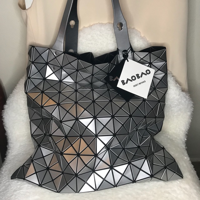 Bao Bao issey miyake 10x10 in silver Shopee Thailand