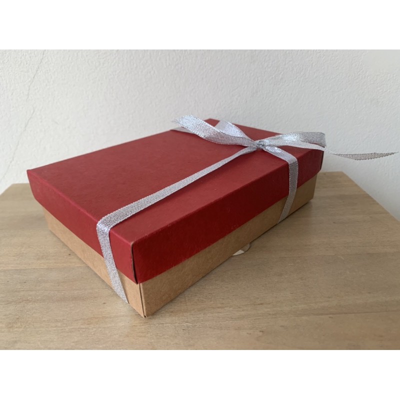 10ใบ-กล่องแดง-กล่องฝาแดง-กล่องตรุษจีน-ตัวกล่องสีน้ำตาล-พร้อมส่งค่ะ