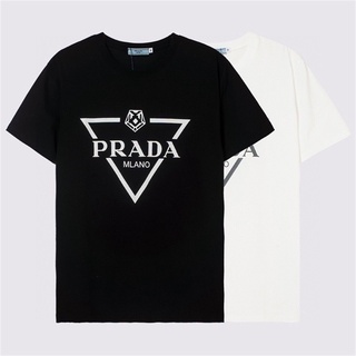 เสื้อยืดพิมพ์ลายแฟชั่นเสื้อยืดแขนสั้นลําลอง ผ้าฝ้าย พิมพ์ลายตัวอักษร PRAD-A ทรงสามเหลี่ยม สไตล์สตรีท แฟชั่นคู่รัก สําหรั