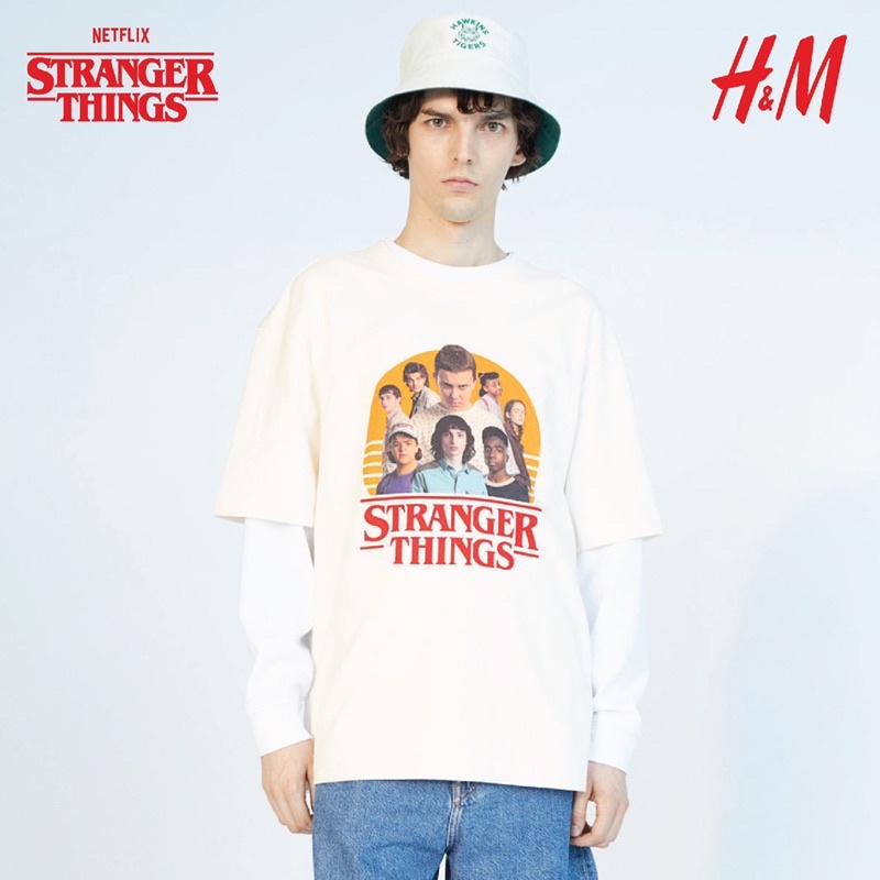 ภาพหน้าปกสินค้าเสื้อ H&M x Stranger Things พิมพ์ลายทรงหลวม จากร้าน kook7260 บน Shopee