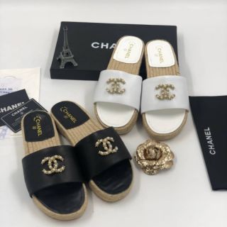 รองเท้าแตะแบบสวม Chanel​