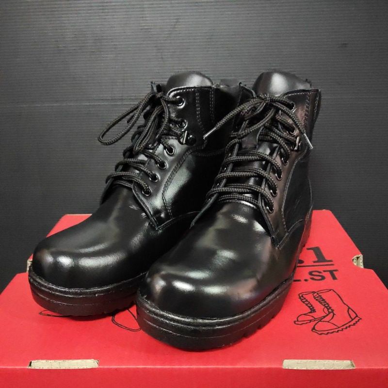 ภาพหน้าปกสินค้ารองเท้าหุ้มข้อสั้นสีดำ รุ่น POLICE รองเท้าประกอบเครื่องแบบ (ระเบียบใหม่)ของ BOGIE.1เเท้100%