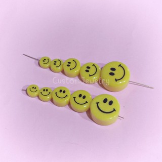 ภาพหน้าปกสินค้าลูกปัดเรซิ่น ลูกปัดหน้ายิ้ม Smiley ลูกปัดอมยิ้ม ลูกปัด หน้ายิ้ม ลูกปัดพลาสติก สมายลี่ ซึ่งคุณอาจชอบราคาและรีวิวของสินค้านี้