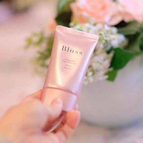 ครีมกันแดด-bloss-uv-solution-ครีมกันแดดคิมเบอร์รี่-ปกติราคา-990บาท-ลดพิเศษ