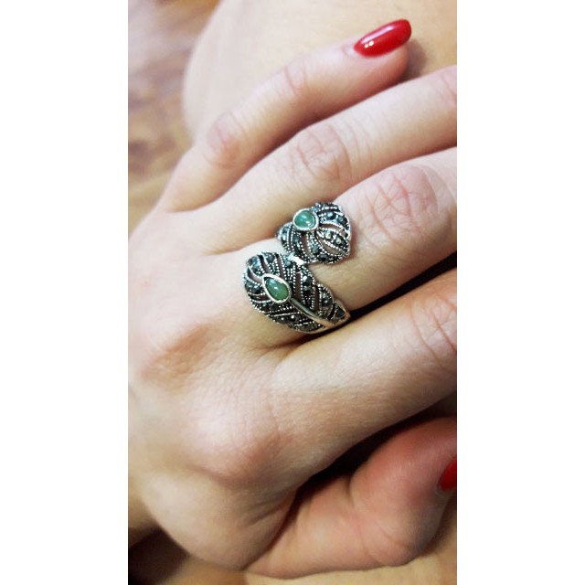 แหวน-ขนนก-ขนนกยูง-ใบไม้-คริสตัล-หินธรรมชาติสีเขียว-นกยูง-แหวนแฟชั่น-เครื่องประดับ-แหวนคริสตัล-สีเขียว-แหวนขนนกยูง