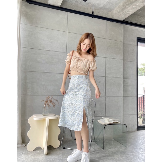 ภาพสินค้า(9.9 โค้ด BP100PAY ลด 25%) Alley Skirt กระโปรงลายดอกไม้แบบผ่าหน้า จากร้าน longsaidoo_ บน Shopee ภาพที่ 6