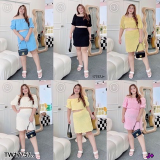 TW17757 Set #Bigsize 2 ชิ้น เสื้อครอปปาดไหล่หรือจะใส่เป็นคอเหลี่ยมก็สวยใส่ได้ 2 แบบ + กระโปรงสั้น เข้าเซต งานผ้าปอมปอม